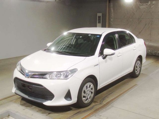 2111 Toyota Corolla axio NKE165 2018 г. (TAA Kinki)